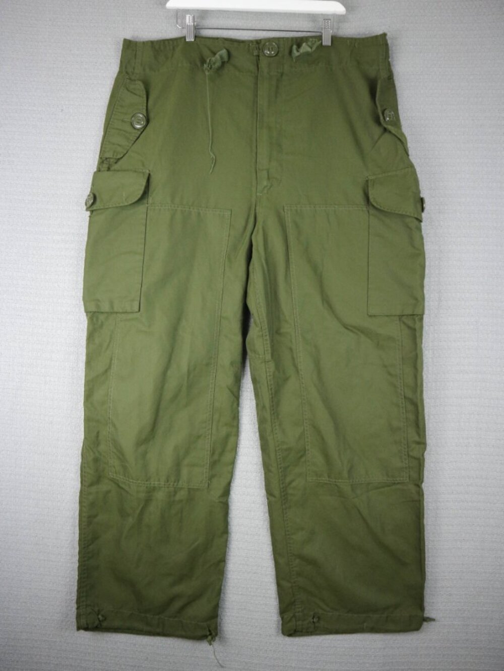 1989 Canadian Military Cargo Extreme Cold Weather Trousers 40W Vintage 80's